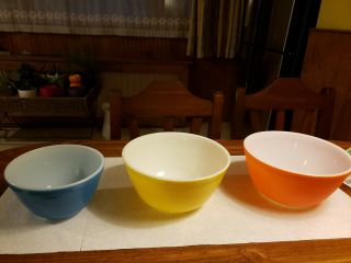 Set Of Vintage Pyrex Mixing Nesting Bowls 3 Bowls Blue Orange Yellow