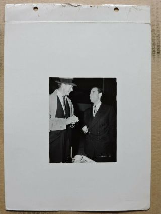 Gary Cooper With A Visitor Orig Candid Key Set Photo 1942 Pride Of The Yankees