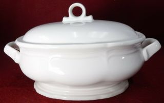Mikasa China French Countryside Pattern 2.  5 Quart Oval Covered Casserole & Lid