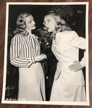 1947 Joe Walters Columbia Pictures Photo Lizabeth Scott & Dorothy Blair