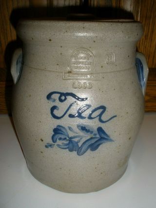 Wonderful Handmade Rowe Pottery Salt Glazed Tea Canister W/lid 6 1.  2 " H 1993