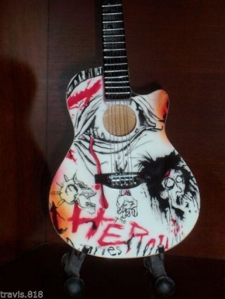 Mini Guitar Motley Crue Nikki Sixx Heroin Diaries Memorabilia Stand Display