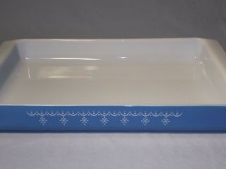 Pyrex 933 Blue On White Lasagna Pan Snowflake Garland 13 1/4 " X 8 3/4 X 1 3/4