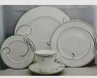 5 Piece Place Setting Of Waterford Fine China Ballet Ribbon