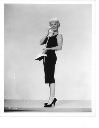 Doris Day In A Black Dress 8 X 10 Portrait Photo