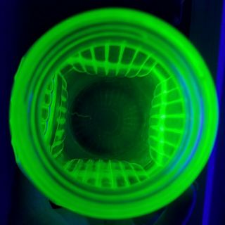 Green depression era glass Anchor Hocking Hoosier Jar.  Glows in UV Light 4