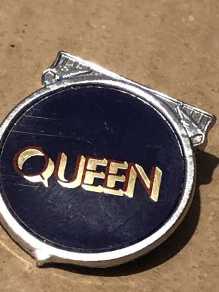 Queen Vintage Rare Limited Edition Metal Pin Badge.