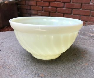 Mckee French Ivory Custard Glass 5 " Swirl Mixing Cereal Bowl Depression