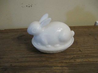 Lovely Rare Vtg Imperial Glass Easter Bunny Rabbit On Nest Milk Glass Dish