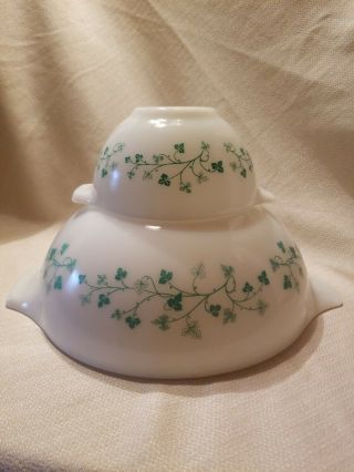 2 Vintage Pyrex Green Ivy Vine Leaf Cinderella Nesting Mixing Bowls 444 & 441