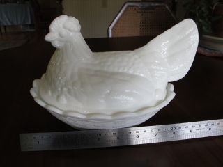Fenton White Milk Glass Hen on Nest Covered Dish 2