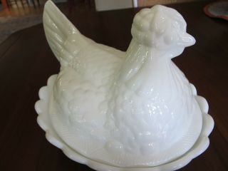 Fenton White Milk Glass Hen on Nest Covered Dish 4