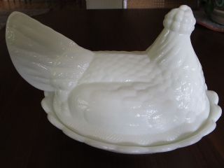 Fenton White Milk Glass Hen on Nest Covered Dish 5