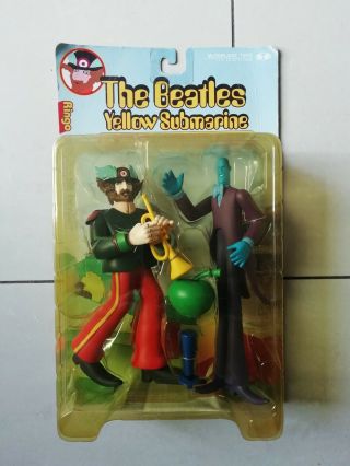 The Beatles Mcfarlane Yellow Submarine Figure Ringo Starr With Apple Bonker