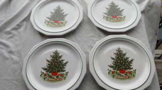 Pfaltzgraff China Christmas Heritage Pattern Dinner Plate 10 - 1/8 " Set Of Four