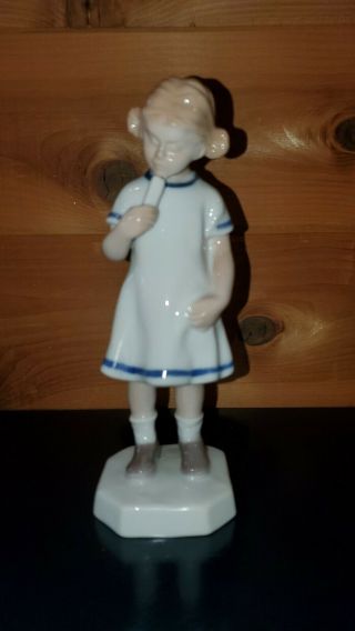 Vintage B&g Bing & Grondahl Girl With Ice Cream Porcelain Figurine 2470