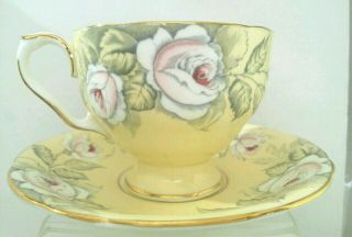 Zv.  Vintage " Aynsley " Bone China Tea Cup And Saucer Made In England.
