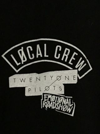 21 Twenty One Pilots Emotional Roadshow Local Crew T Shirt Xtra Large.