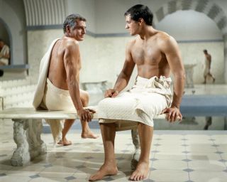 Spartacus Laurence Olivier John Gavin 8x10 Photo Bare Chested In Sauna