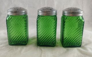 Owens Illinois Green Depression Ribbed Glass Hoosier Spice Jars Shaker W/lids 4 "