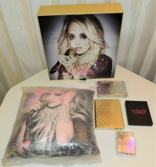 Carrie Underwood Cry Pretty Tour 360 2019 Vip Memorabilia Package