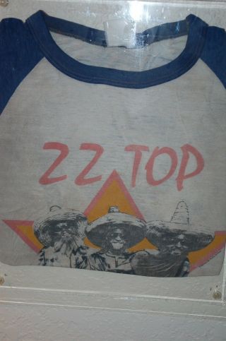 Very RaRe Vintage1982 ZZ Top El Loco Tour beige Blue Tshirt Rare Poor Ripped 3