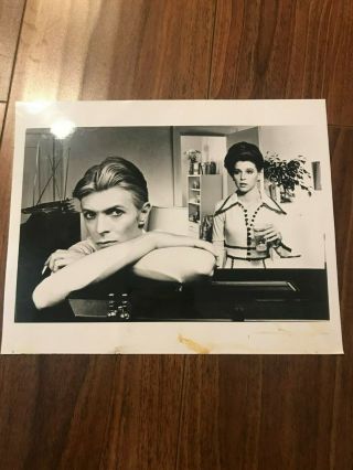 Rare David Bowie Photo From The Man Who Fell To Earth 1976