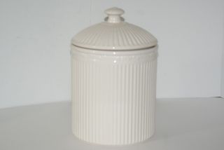 Mikasa Italian Countryside Dd900 Extra Large Canister 6 3/8 " X 11 " White Ridged