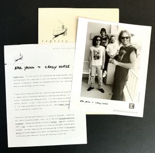 Neil Young & Crazy Horse Ragged Glory Rare Press Kit Reprise 1990 W/photo,  Folder
