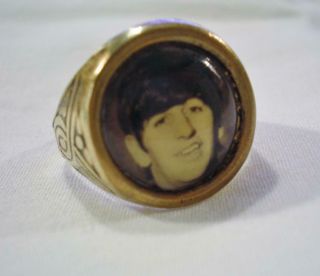 Vintage 60s Beatles Ringo Starr Goldtone Gumball Ring - Sz 5 - 9 Adjustable (709m)