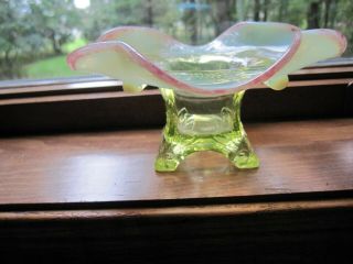 Antique Jefferson Art Glass Vaseline Opalescent Vase Candy W Strawberry Frit Vtg