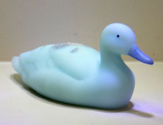 FENTON MALLARD DUCK FROSTED ASTERS ON BLUE SATIN 5147 SIGNED 4