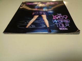 Taylor Swift 1989 World Tour Concert Book 3D with Hologram Cover 3
