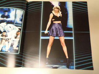 Taylor Swift 1989 World Tour Concert Book 3D with Hologram Cover 8