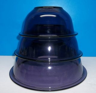 Set Of 3 Vintage Pyrex True Amethyst Purple Nesting Mixing Bowls 322,  323,  325
