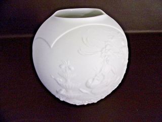 Kaiser Bisque Porcelain Raised Design 6 Inch Round Vase (cat.  14t014)