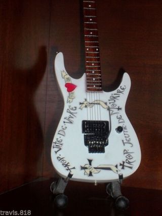 Mini Guitar Ratt Warren Demartini Frenchy Memorabilia Stand Gift Art