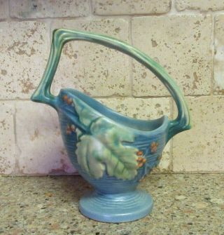 Vintage Roseville Bushberry Basket Vase With Handle 369 - 6 1/2 U.  S.  A.  7 " Tall