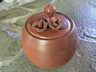 RARE VINTAGE SIGNED POMAIREWARE CLAY POTTERY CHILE APPLIED ROSES LIDDED JAR POT 4