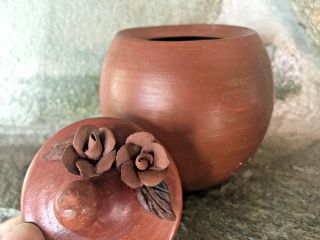 RARE VINTAGE SIGNED POMAIREWARE CLAY POTTERY CHILE APPLIED ROSES LIDDED JAR POT 7