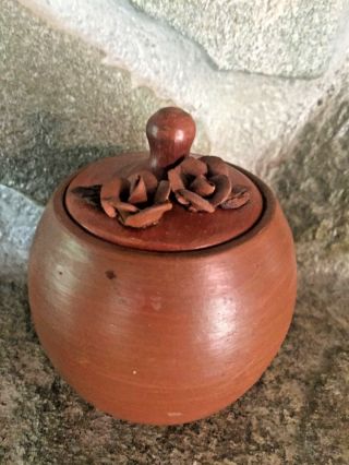 RARE VINTAGE SIGNED POMAIREWARE CLAY POTTERY CHILE APPLIED ROSES LIDDED JAR POT 8