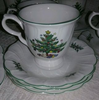 NIKKO CHRISTMAS Dishes 18 Set Plate Cups Saucers Vintage Box 3