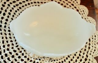 Vintage White Milk Glass Footed Fruit Bowl With Scalloped Edges Leaf Pattern 2