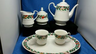 9 Piece Set Of Royal Majestic Fine China Christmas Eve 8447 Pattern Tea Set