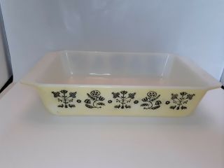 Pyrex Black Needlepoint Embroidery Yellow 575 2 Qt Space Saver Dish