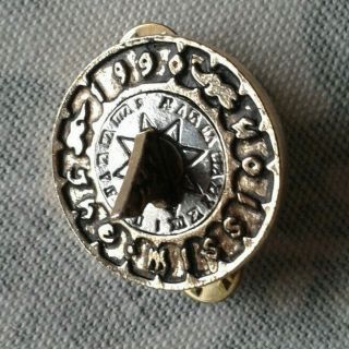 THE MISSION cast metal pin badge vintage 1990 075 Alchemy Poker 4