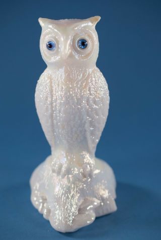 Westmoreland Glass Owl On Stump Line 1 Mother Of Pearl