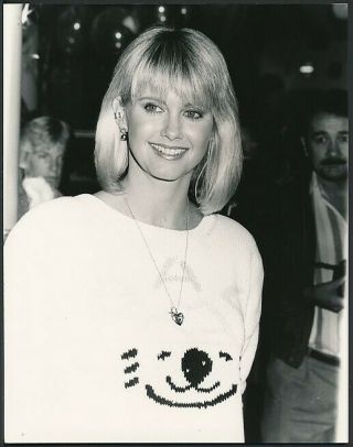 1986 Photo Olivia Newton John Cute Star Singing Actress