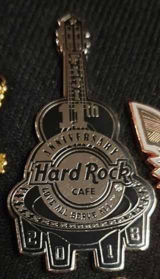 Hard Rock Cafe Fiji 11th Anniversary Guitar Pin