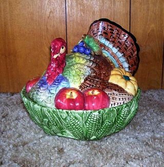 Fitz & Floyd Holiday Turkey 1.  25 Qt.  Covered Bowl.  Gorgeous Colors & Detail